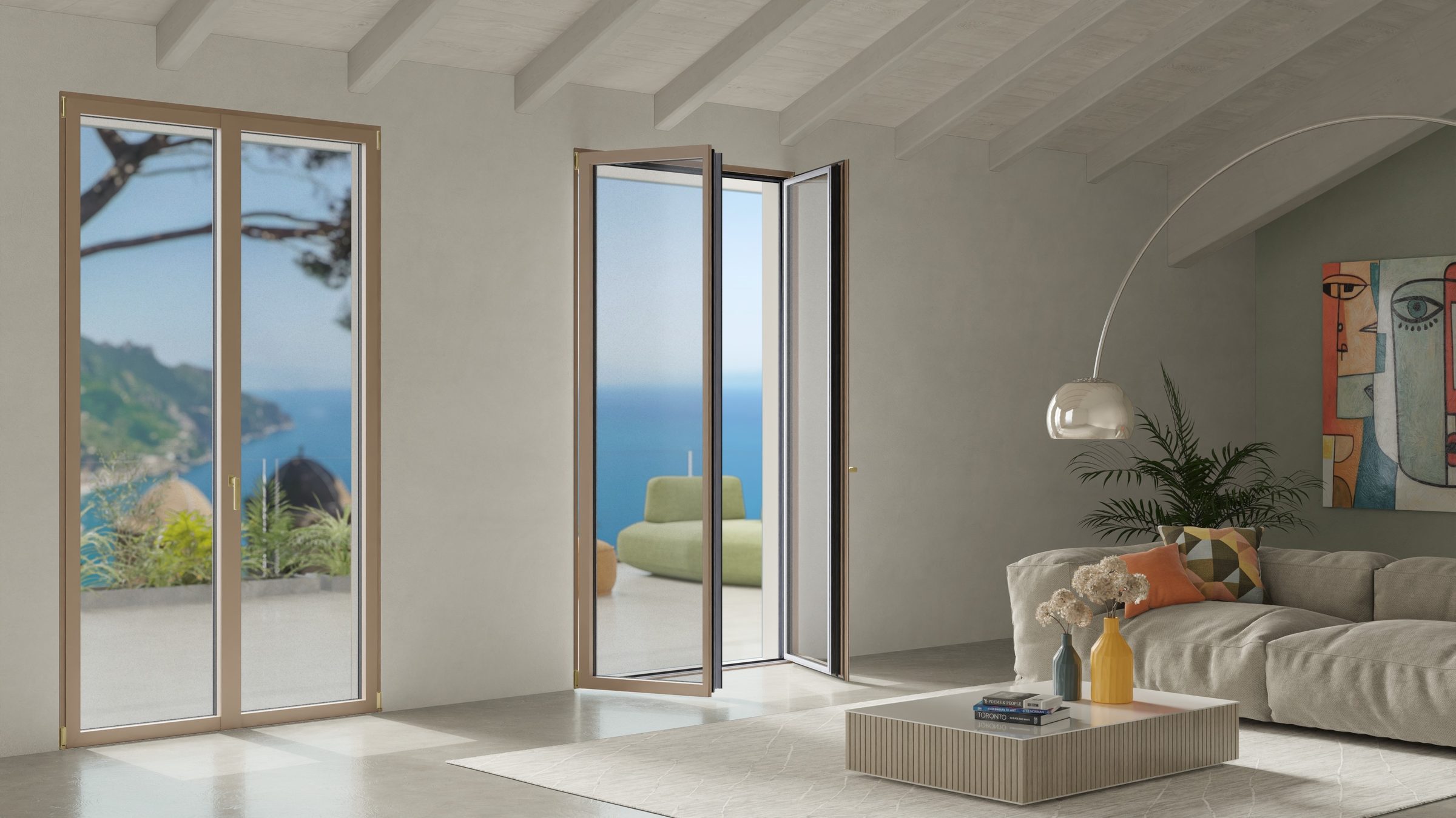 Soggiorno mediterraneo con porte-finestre dai profili color ottone affacciate sul mare
