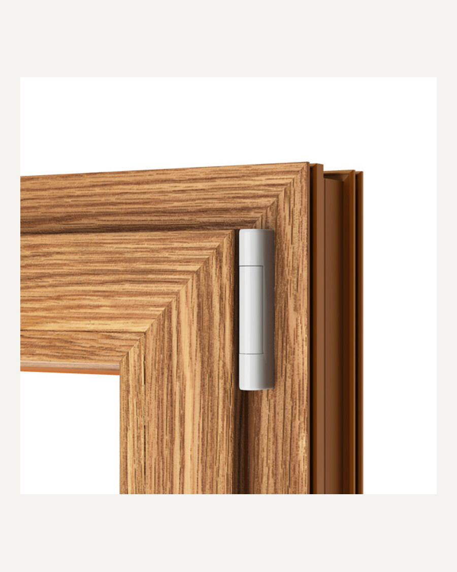 Dettaglio di finestra Linea76 in PVC effetto legno