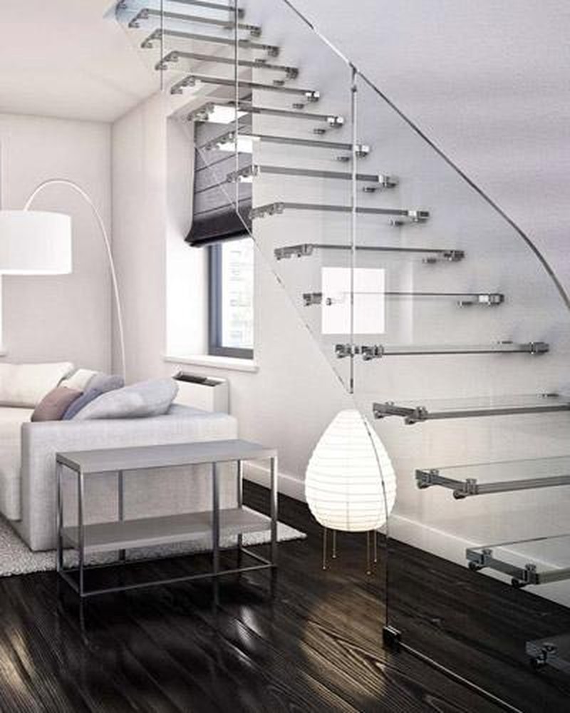 Scala di design in vetro e acciaio New Living Kristal P
